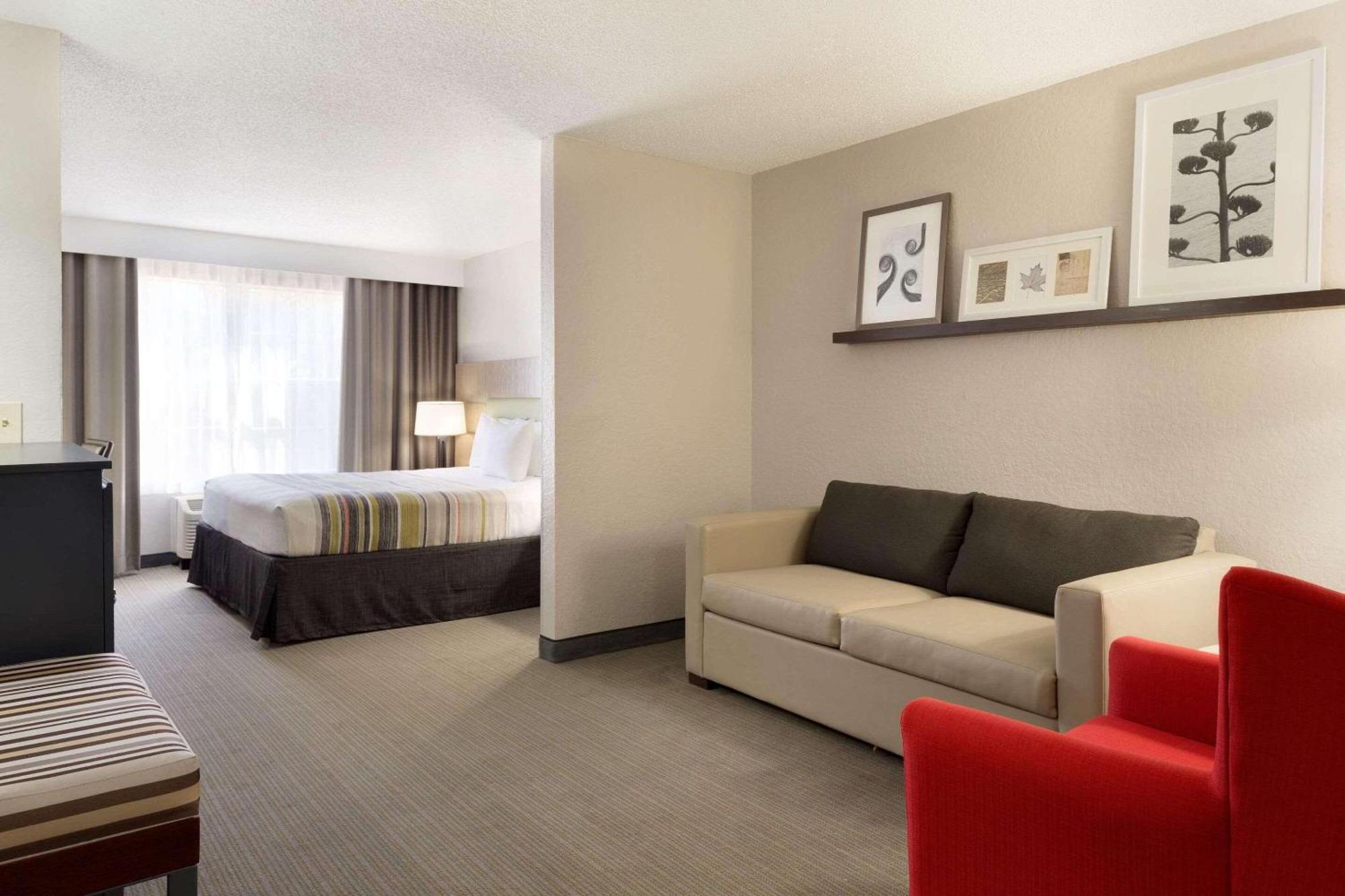 Country & By Radisson, I-95, Ga Brunswick
