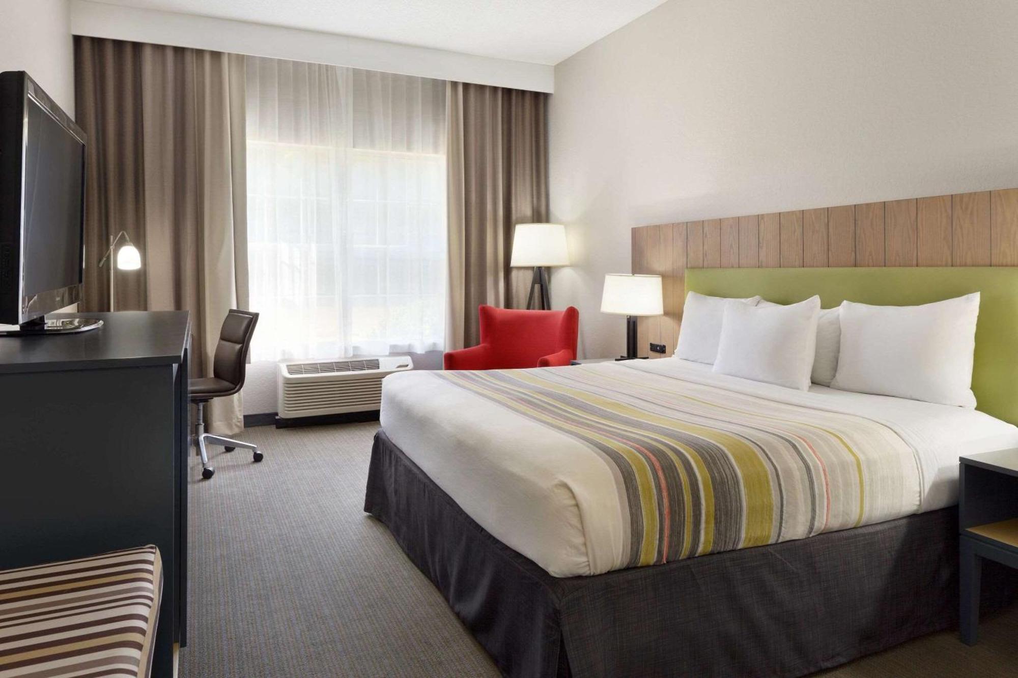 Country & By Radisson, I-95, Ga 3*