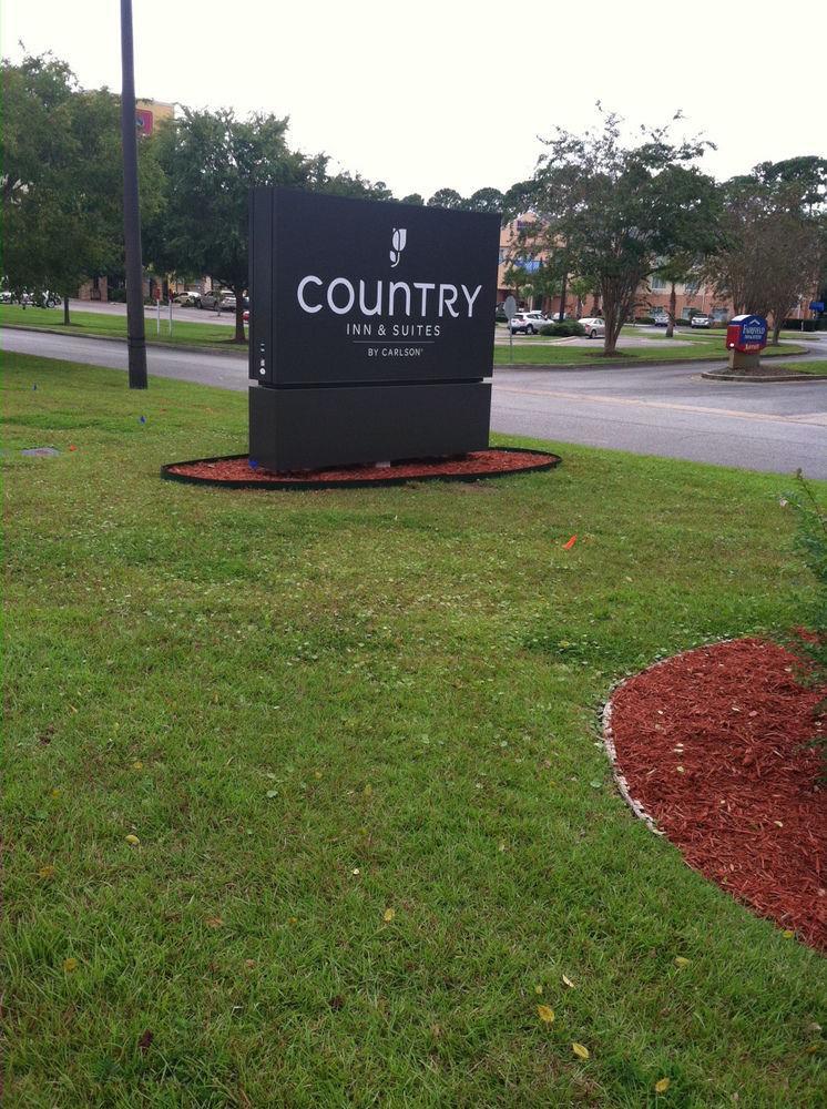 Hotel Country & By Radisson, I-95, Ga 3*